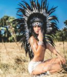 Stripteaseuse en costume indienne en Poitou-Charentes