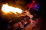 spectacle cracheuse de feu sexy dans une discothèque à la Rochelle 17
