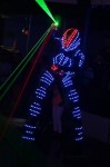 robot led géant dans une discothèque à Caen 14