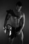 stripteaseur en costume gladiateur à Rouen 76